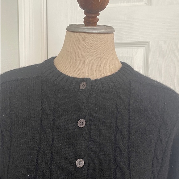 Gap 100% wool Classic Black Cable Knit cardigan Sweater women’s size S - Picture 2 of 11